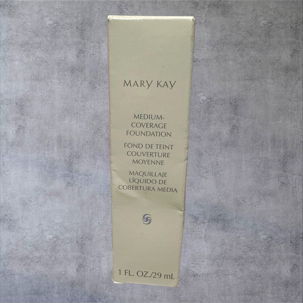 Mary Kay Medium Coverage Foundation Beige 300 355800 1oz New - Pink Cap Liquid - Picture 2 of 7